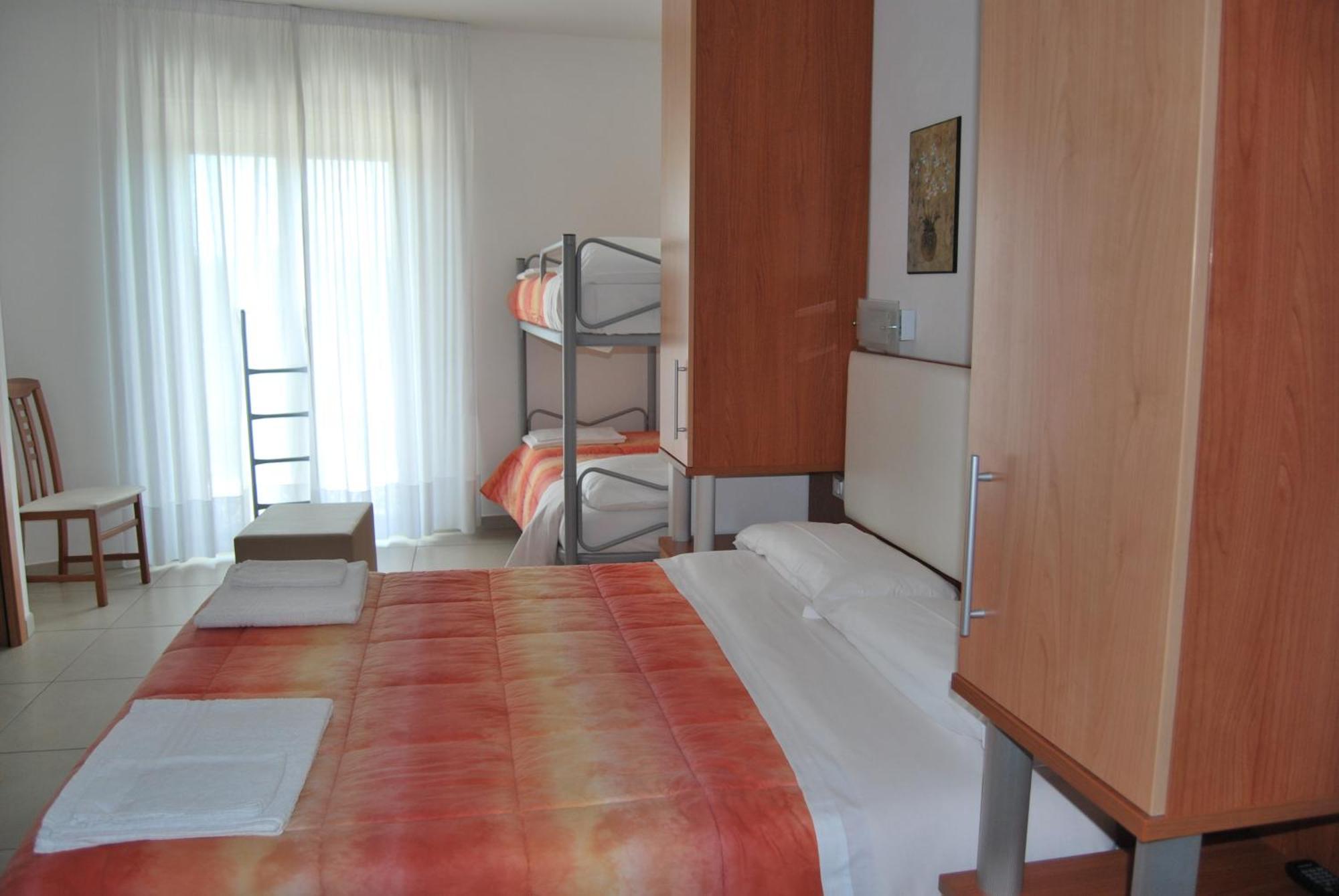 Eu Ropa Hotel Nereto Zewnętrze zdjęcie