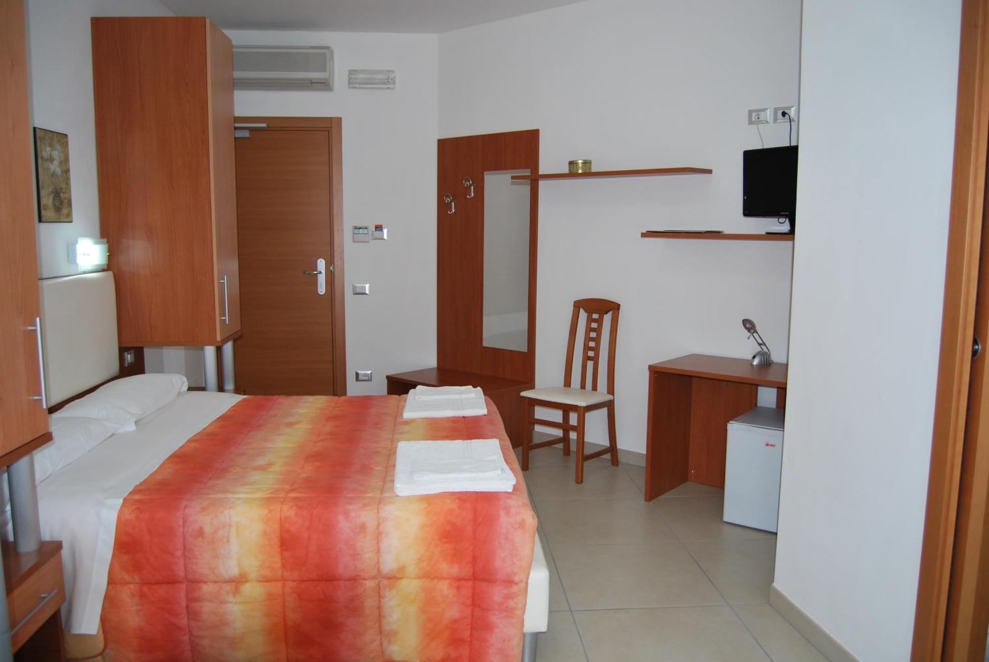 Eu Ropa Hotel Nereto Zewnętrze zdjęcie