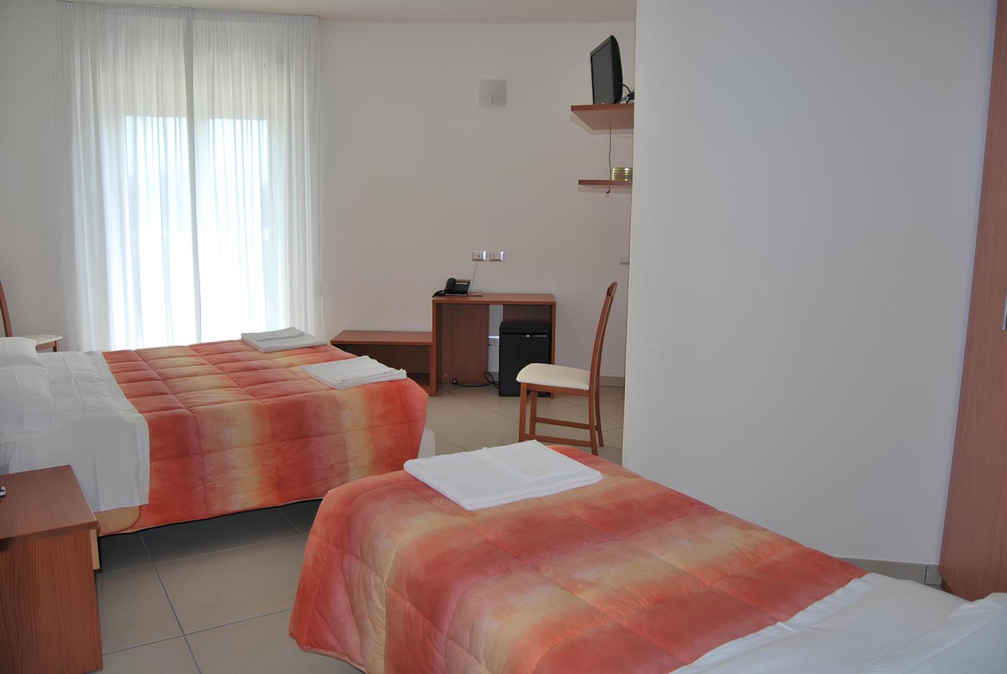 Eu Ropa Hotel Nereto Zewnętrze zdjęcie