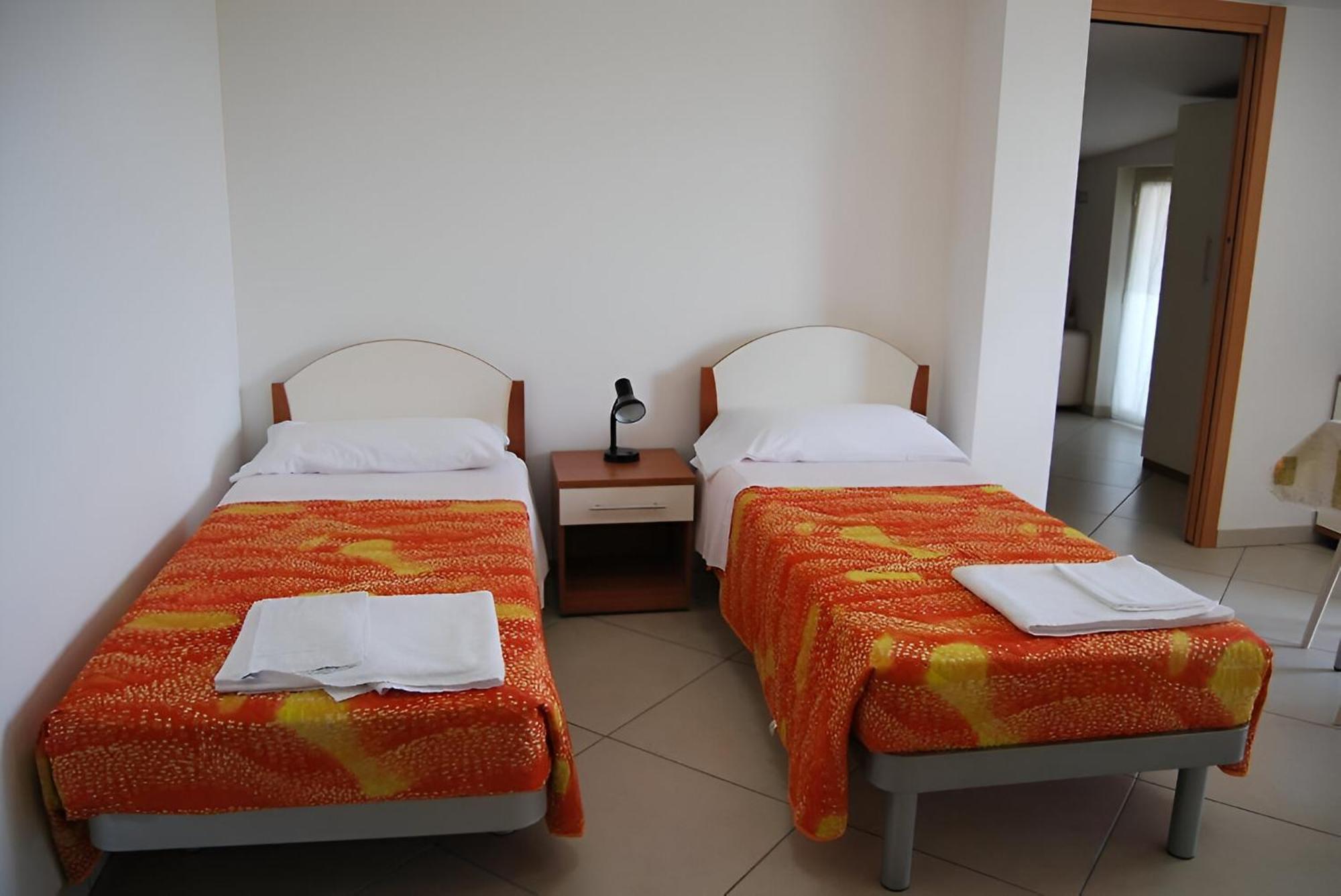 Eu Ropa Hotel Nereto Zewnętrze zdjęcie